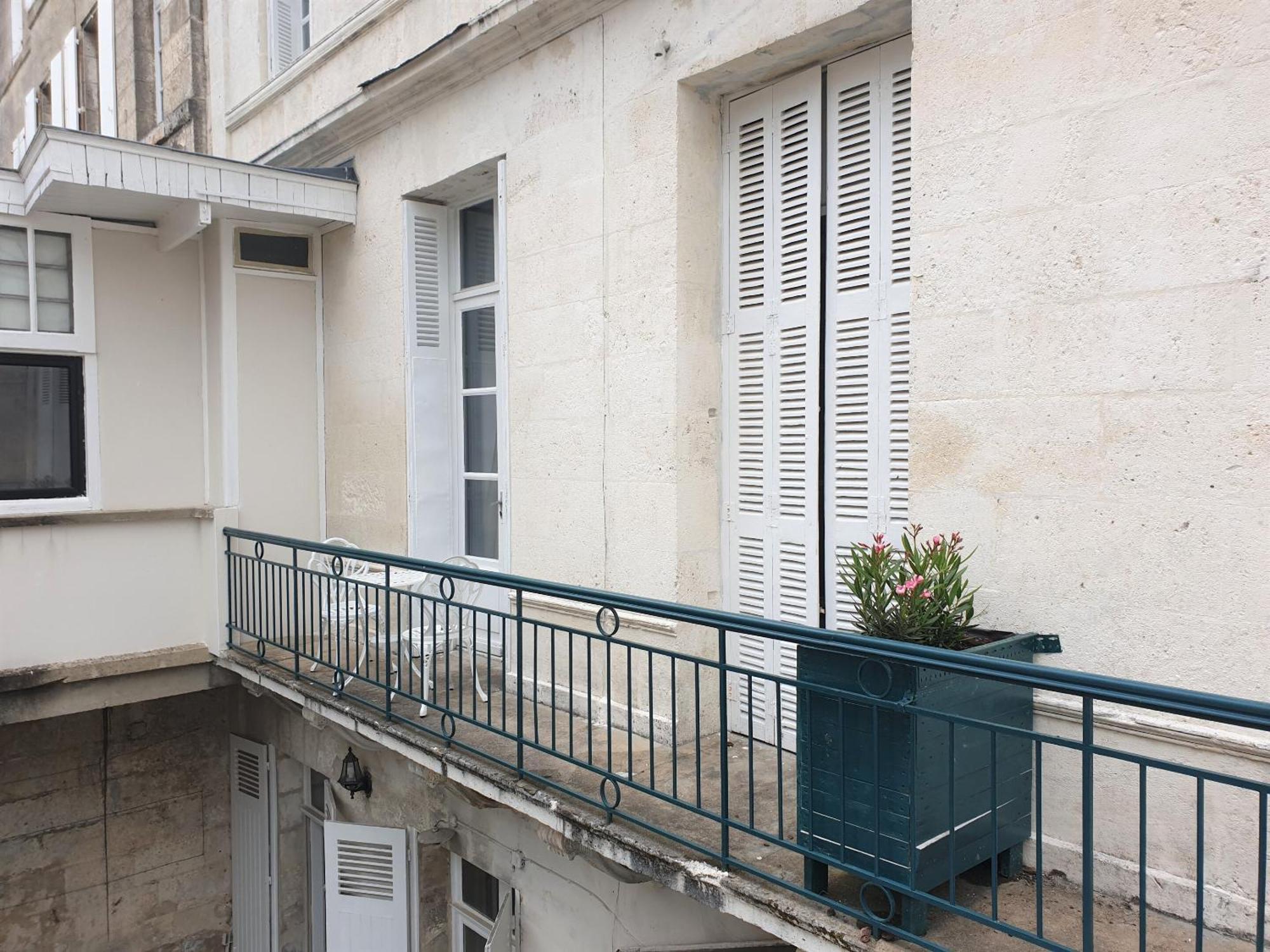 Meubles De L'Arsenal Coeur De Ville ! Ανγκουλέμ Εξωτερικό φωτογραφία